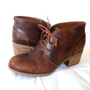 Clark's Artisan Distressed Warm Brown Chunky Heel Leather Ankle Boots. sz 8M